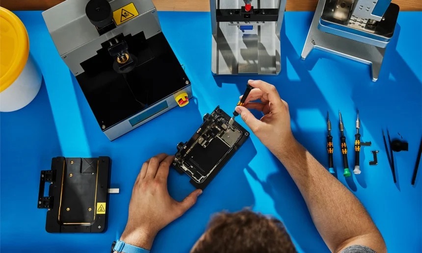 Apple, batteria più semplice da sostituire già con gli iPhone 16 | Rumor